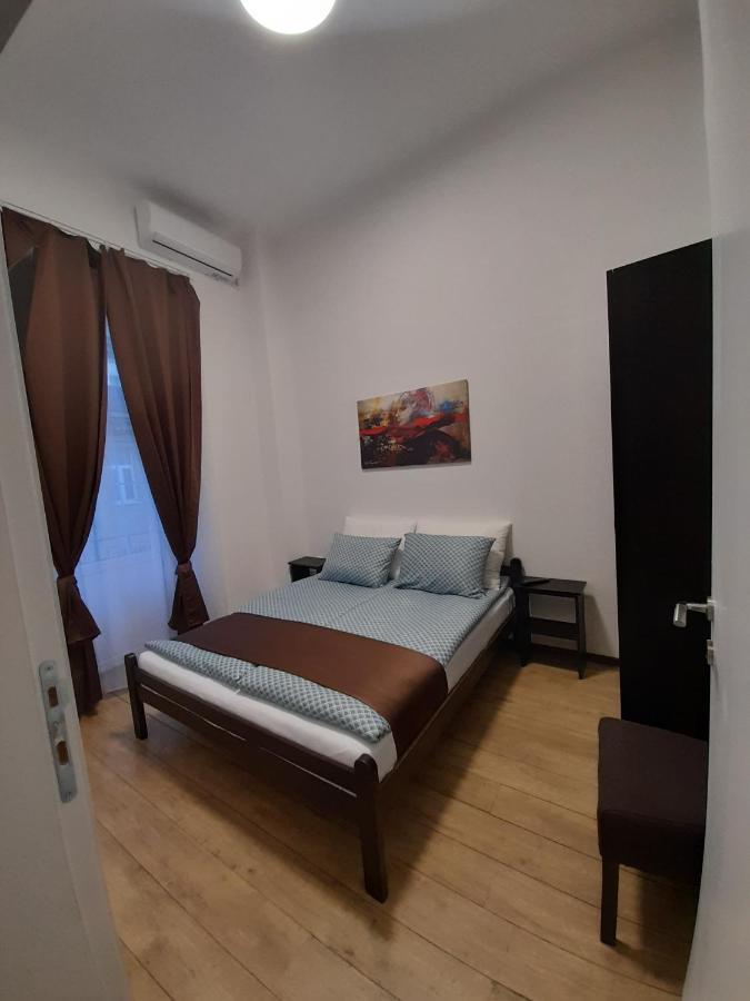 Apartment Artistika Belgrado Esterno foto