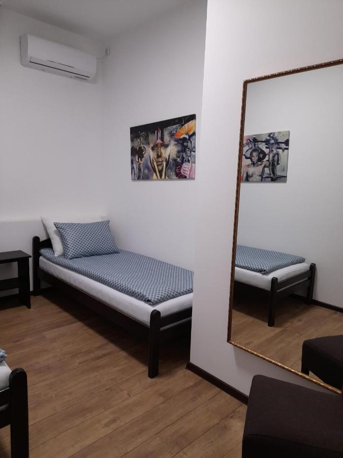 Apartment Artistika Belgrado Esterno foto