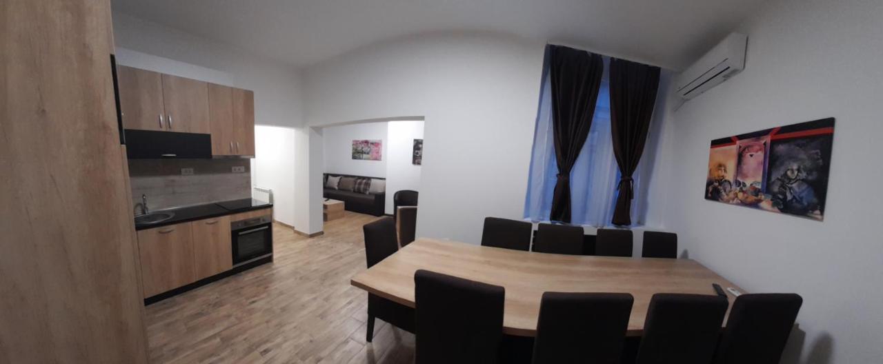 Apartment Artistika Belgrado Esterno foto